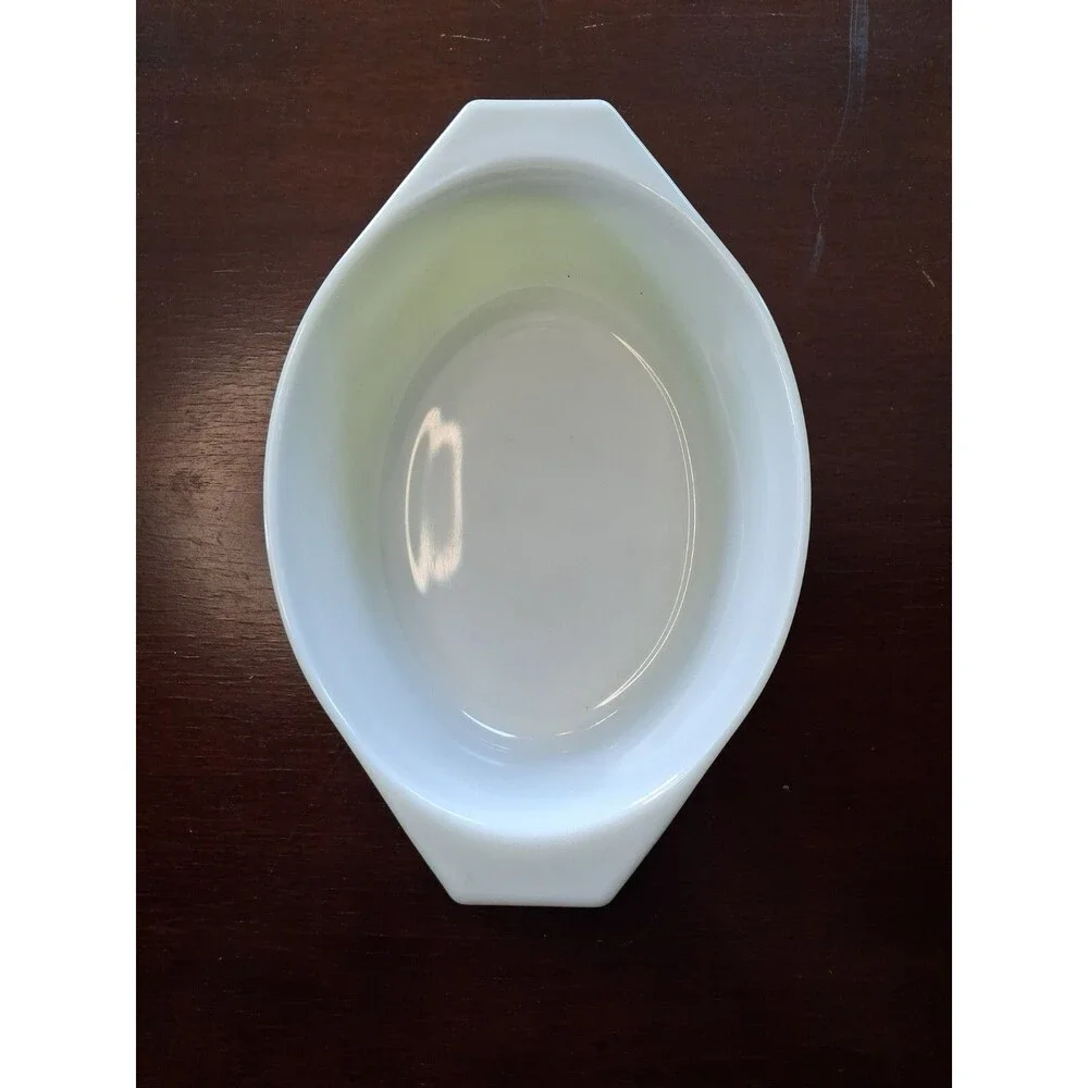 PYREX Oval Casserole  1-1/2 qt Avocado
